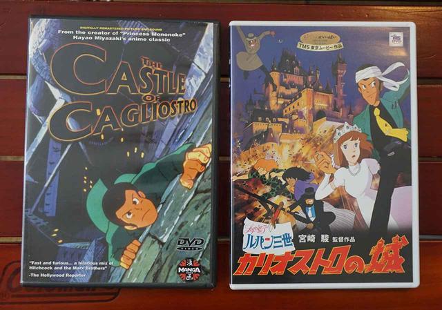 画像: 左は北米盤のDVDで、右は国内盤DVD。国内盤の特典ディスクには全編の絵コンテデータも収録されている