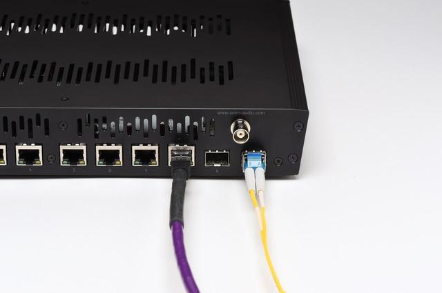 画像: 接続③では、sNH-10Gと一般的なRJ45によるLAN端子でフィダータとつなぎ、さらに光LAN端子でX-1と接続している