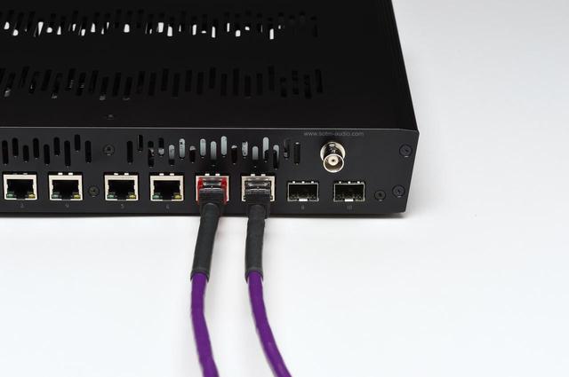 画像: 接続②では、エイム製LANケーブルを使って、sNH-10Gとフィダータのミュージックサーバー(HFAS1-S10)およびX1を接続した