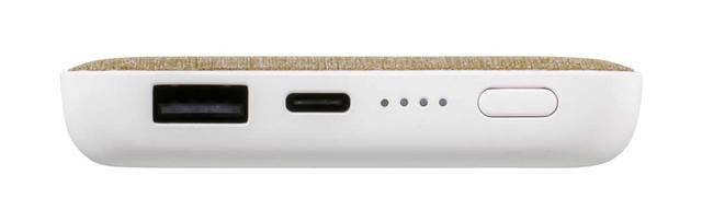 画像: USB Type-CとType-Aのポートを装備する