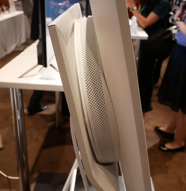 画像: 背面に設置されるスピーカーは、音響メーカーとの協業も視野にあるそう