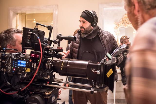 画像: 中央がアンソニー・マラス監督。本作が長篇映画デビューとは信じがたいほどの腕前を見せている