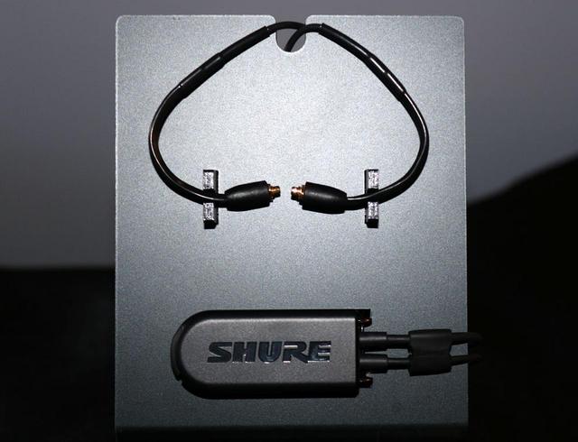 Shure se425＋RMCE-BT2 SHURE、SEイヤホンラインナップにBluetoothレシーバー「RMCE-BT2」同梱