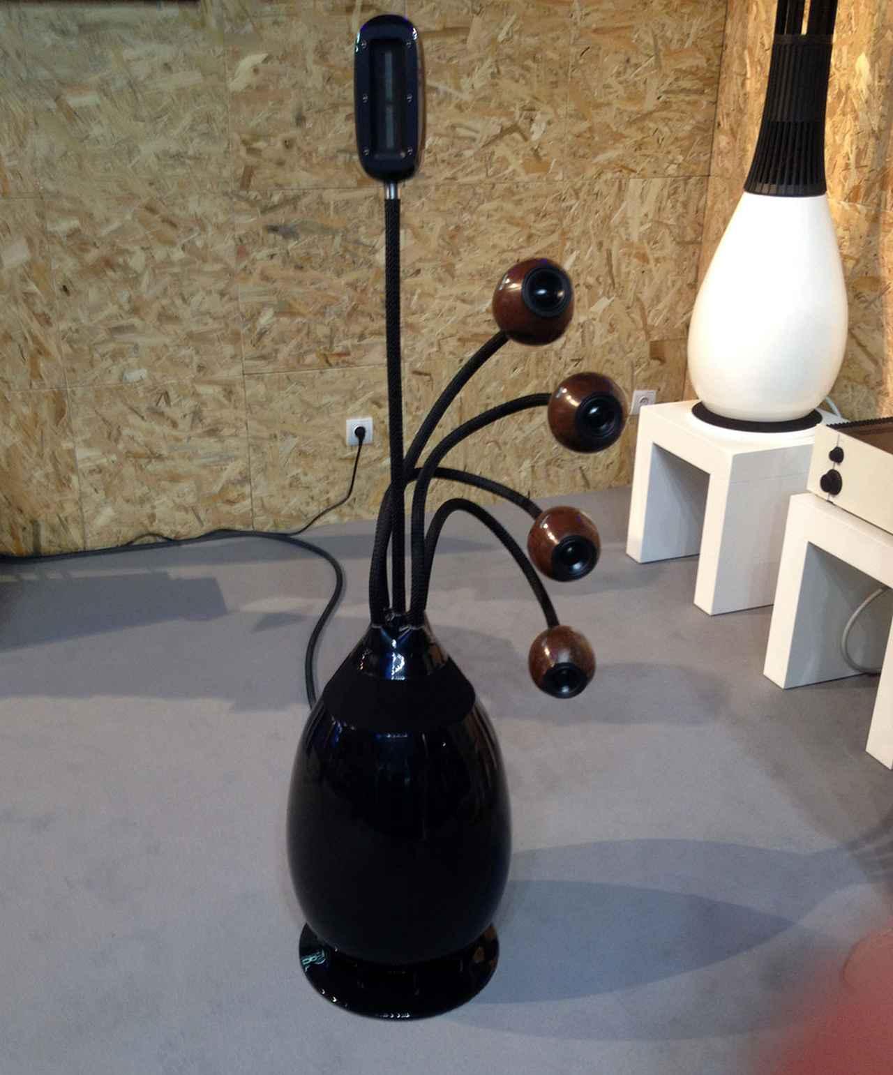 画像: 「copra」のエキセントリックなスピーカーが、エナジー溢れるバーチャルなドラムサウンドを聴かせた。いや〜世の中は広い【御法川裕三のIFA2019散策 その15】 - Stereo Sound ONLINE