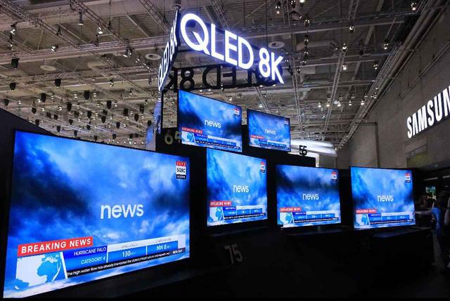 画像: サムスンエレクトロニクスのブースは8Kの大宣伝