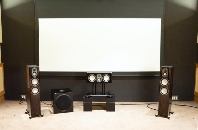 画像: Setting4:16.5cmダブルウーファーのセンター機Gold C250-5Gは、20cmダブルウーファーのGold 300-5Gとはウーファーサイズが異なっている。そこで、Gold C250-5Gとほぼ同じ構成のGold 200-5GをフロントL/Rにセットした状態で、L/C/Rスピーカーの音のつながりを確認した(このときはサラウンドにGold 300-5Gを使った)