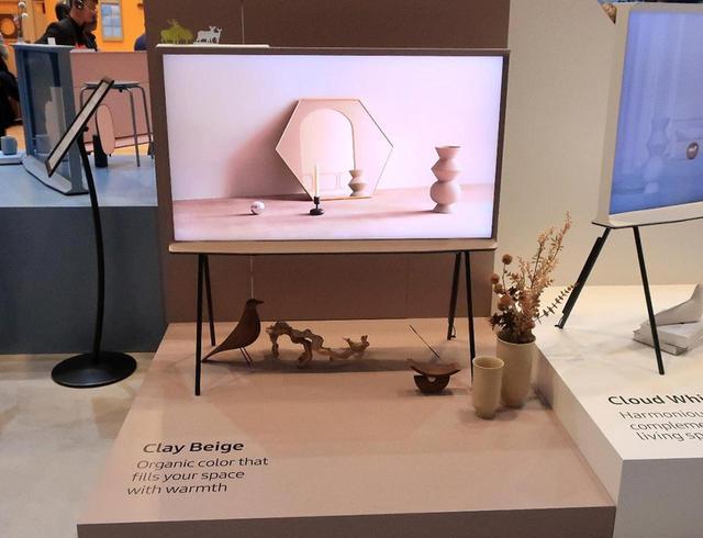 画像: Serif TV。多色展開も