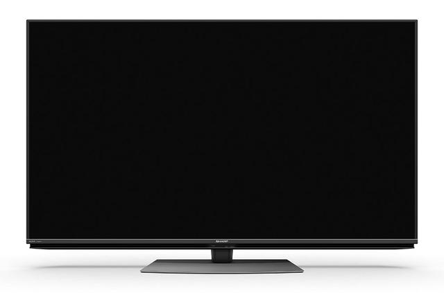 画像: 今回の最大サイズとなる「4T-C60BH1」は、W135.4×H86.5×D29cm(スタンド含む)という大きさだ。トップの写真は4T-C50BH1で、50インチと40インチはスタンドのデザインが異なる