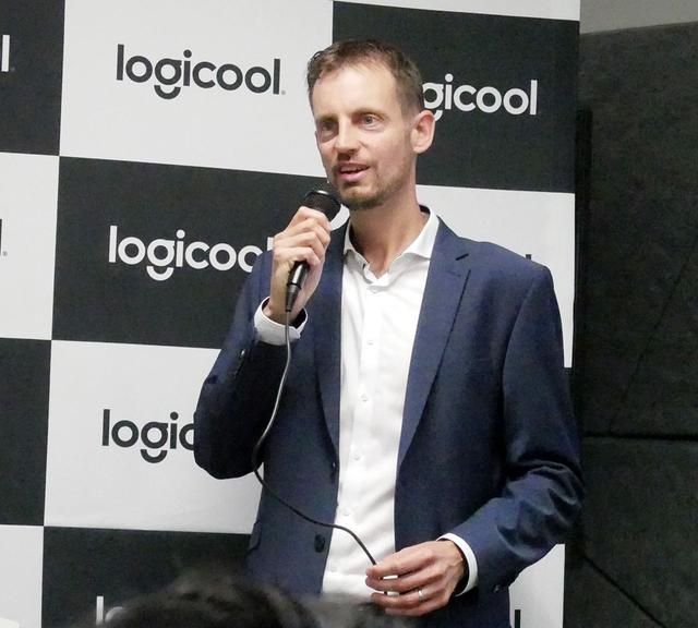 画像: 会見に合わせて来日した、Logitechのシニアプロダクトマネージャー ジョン・クリストフ・エメス氏