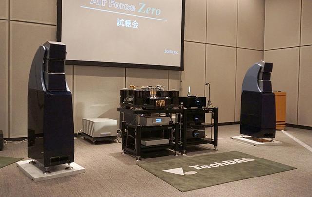 画像: ウィルソンオーディオのALEXXといったハイエンド機器との組み合わせで音をデモ