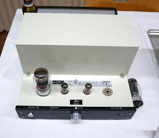 画像: ▲12.5W+12.5Wの出力を持つ真空管アンプ(キット)「TU-8800SV」