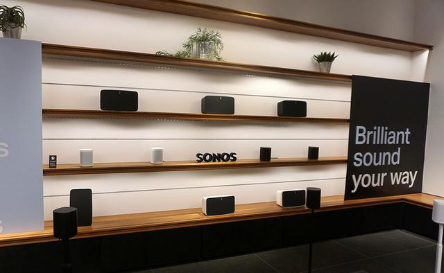 画像: 大型モデルの「Sonos Play:5」もディスプレイ