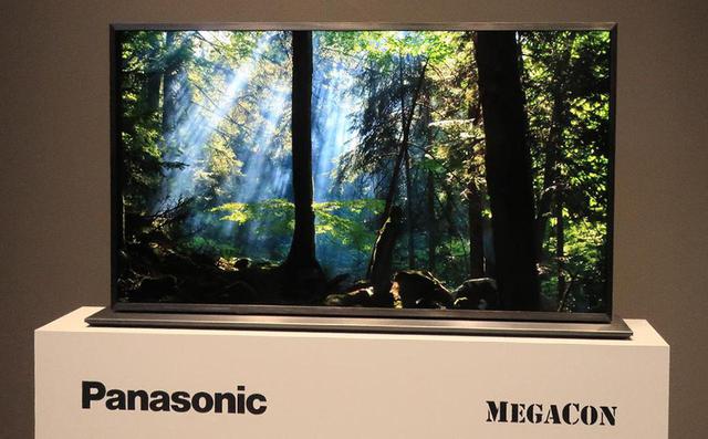 画像: IPS液晶の二枚重ね「MEGACON」ディスプレイ。黒が見事に締まる