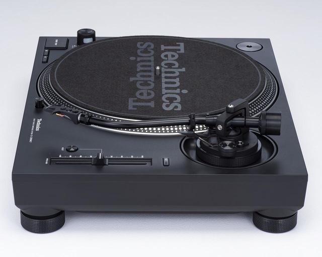 Technics SL-1200 MK3 + フォノイコライザー 定番フォノイコライザー「AT-PEQ3」を、テクニクス「SL-1200」の