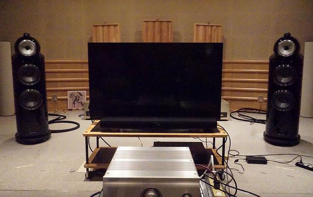 画像: デノンの試聴室で、CDやブルーレイのデモを聞かせてもらった