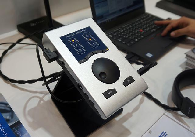 画像: プロ用オーディオインターフェイスの新製品として「Babyface Pro FS」も展示されていた。192kHz/24チャンネルの信号を処理可能という