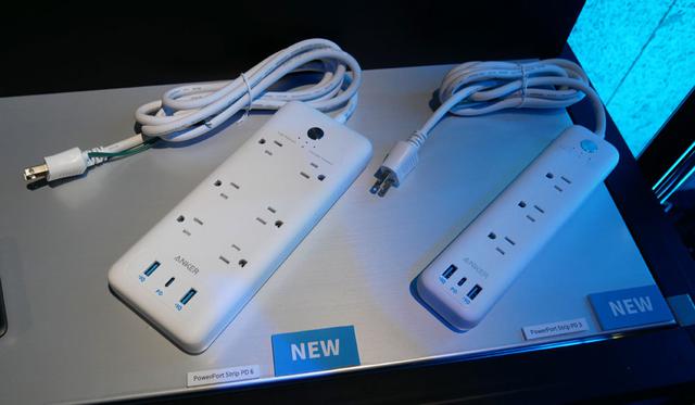画像: ▲USB PD対応のタイプCポート搭載の電源タップ。右が来春発売モデル。左の6口タイプは試作機?