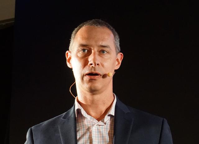 画像: Amazon.com,Inc. Audio Technologyディレクターのフィル・ヒルメス氏