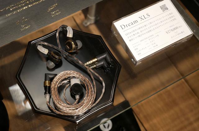 画像: こちらはDITAブランドのフラッグシップイヤホン「Dream XLS」
