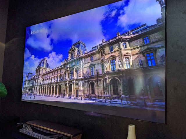 画像: L9の100インチスクリーン映像