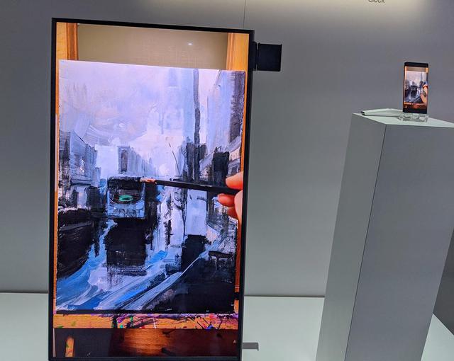 画像: 縦テレビになった