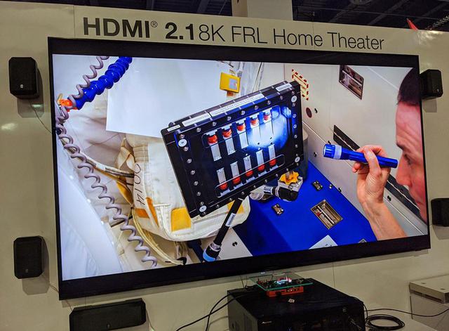 画像: 見事、HDMI2.1で結ばれた8K映像が、サムスンエレクトロニクスの8Kディスプレイに表示