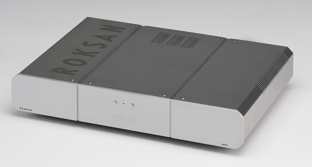 画像: 強化電源ユニットCaspian RPM。ACシンクロナスモーターを極限まで静かに回すためのDCパワーサプライ。AC電源を一度DCに変換してからACに戻すことで家庭の電源環境の影響を排除している。