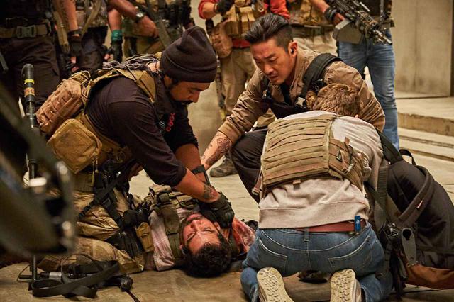 画像1: 「ミリタリー・アクション作品『PMC:ザ・バンカー』」の公開(2/28)を記念して、サバゲーYouTuberと軍事ジャーナリストが独自の視点で「PMC」を語る! 対談動画が近日公開!