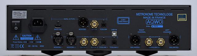 画像: ↑リアビュー。デジタル入力は1系統のUSB-B、2系統のRCA同軸、AES/EBU、TOS光の計7系統を、デジタル出力はSACD/CD出力のI²SHDMI端子とCD出力のRCA同軸、AES/EBU、TOS光を装備。