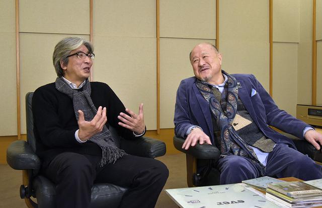 画像: StereoSound試聴室にて。おふたりは、実際に音を鳴らす前から音楽談義で盛り上がっていた