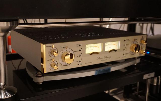 画像: 「MASTERLINE 7」。フロントパネルの仕上げも美しい