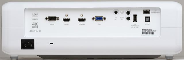 画像: ↑HDMIは2系統あるが、4Kコンテンツ視聴の際は「HDMI 4K」の端子に接続する。なお、本機はステレオスピーカーも内蔵している
