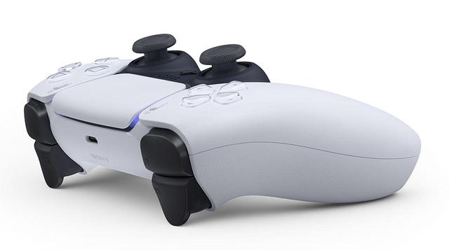 画像1: PlayStation 5用の新型ワイヤレスコントローラー「DualSense」の外観写真が公開。手に取った瞬間、ゲームの世界に入り込んだかのような没入感をもたらすアイテムを目指した