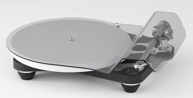 画像: 付属ダストカバーを装着した状態。