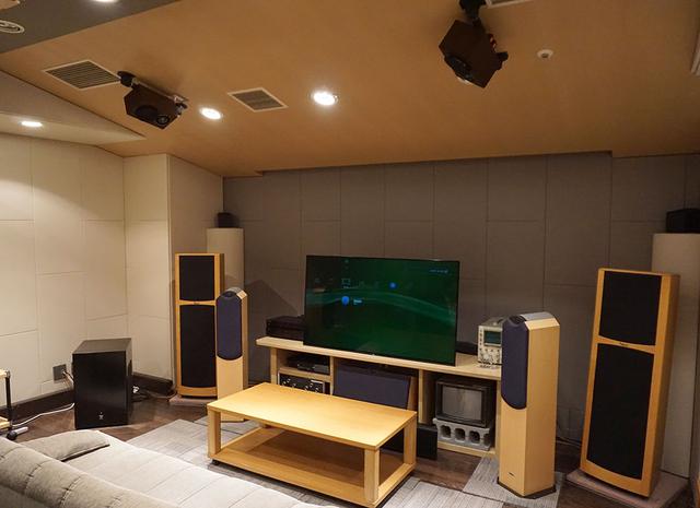 画像: ポニーキャニオンエンタープライズ P’sスタジオ内のリビングをイメージしたスペースの7.1.4環境で取材を行った