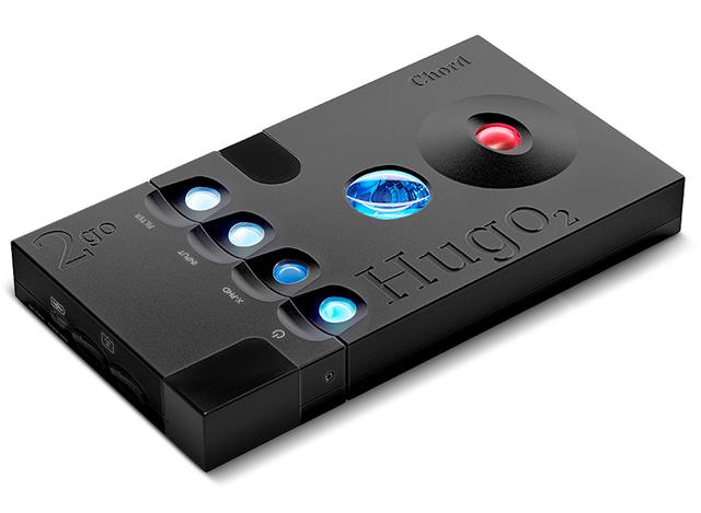 画像: コード 2go(左部)を単体DAC Hugo2(右部)にドッキングした状態。Hugo2本体は別売り。実勢価格30万円前後