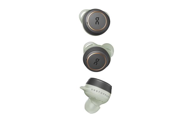 画像2: Bang & Olufsen、スイスのスポーツブランドOnとコラボした完全ワイヤレスイヤホン「Beoplay E8 Sport On Edition」を発売