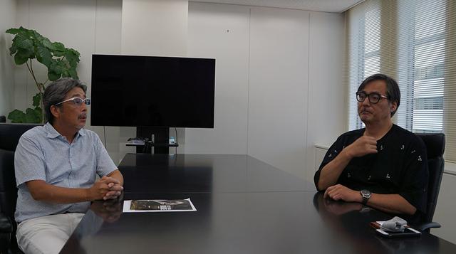画像: インタビューは、日比谷にある『日本映画放送(株)』の会議室で実施した。おふたりとも距離を保ち、さらに写真撮影時以外はマスクを着用するなど、感染症対策に充分配慮しながら行っている