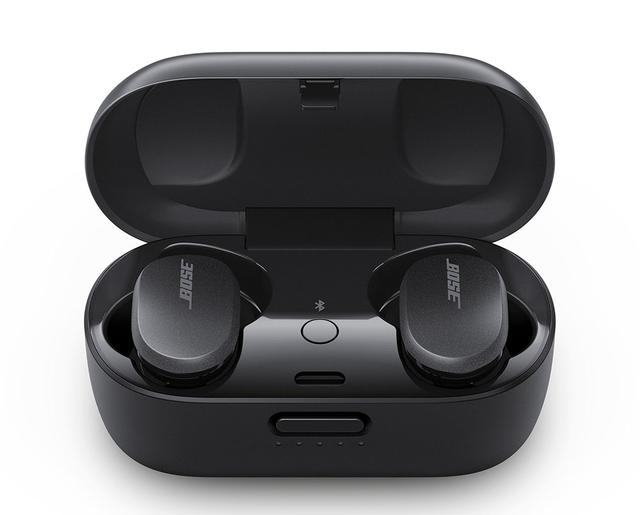 画像: ノイズキャンセリング搭載の「BOSE QUIETCOMFORT EARBUDS」。仕上げはトリプルブラックとソープストーンの2色を準備する