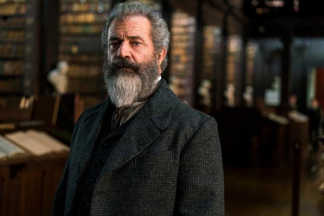 画像: 『ハクソー・リッジ』など、最近ではどちらかというと監督のイメージが強いメルだが、本作では思う存分演技を堪能したい。また、「シェイクスピアの時代まで遡り、すべての言語を収録した辞典を作る」という常軌を逸したプロジェクトがどう進行していくのかにも注目だ