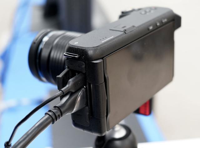 画像: ▲HDMI2.1対応の出力端子も備え、8K映像をリアルタイムに送出できる