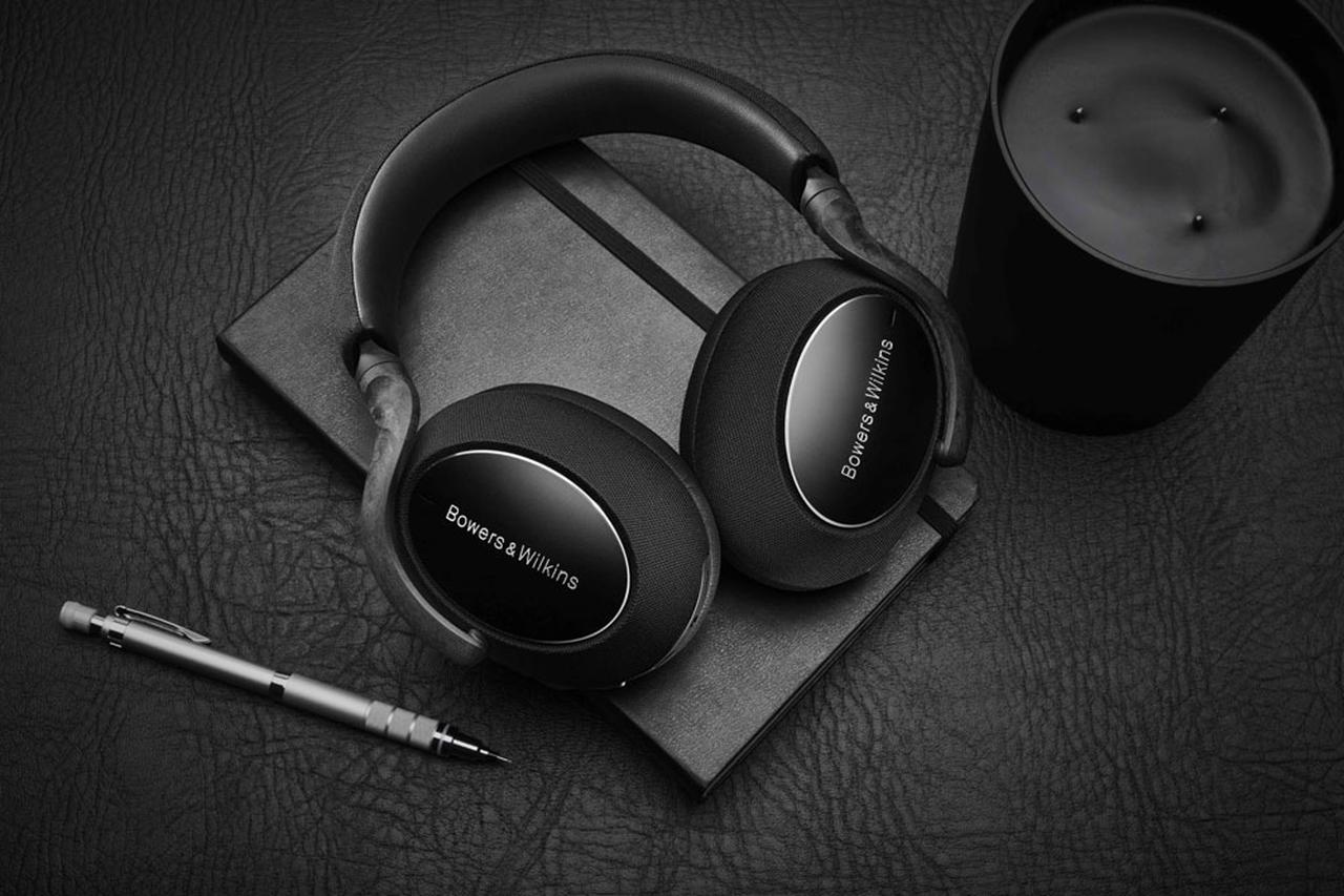 ヘッドホン Bowers&Wilkins PX7 CARBON EDITION BLACK Bowers & WIlkins、人気のワイヤレスヘッドホンに特別なカーボン