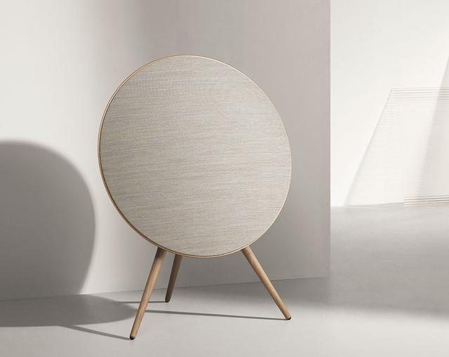 画像2: Bang & Olufsenが限定ラインの「Golden Collection」9モデルを発表。家族や仲間と家で過ごす大切な時間を祝福する為にデザインされた