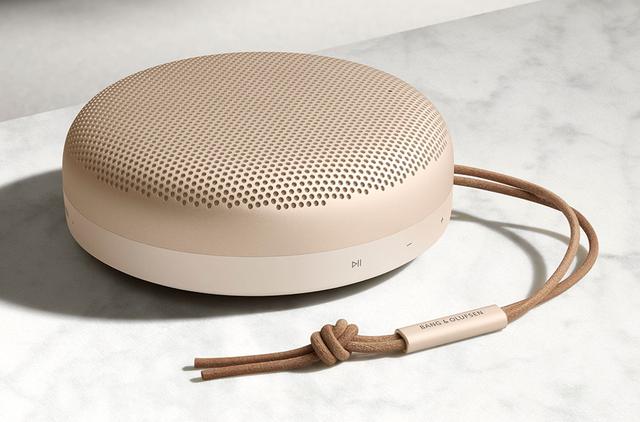 画像5: Bang & Olufsenが限定ラインの「Golden Collection」9モデルを発表。家族や仲間と家で過ごす大切な時間を祝福する為にデザインされた