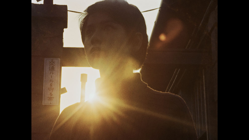 画像: 第8話「狙われた街」の有名なカット。今回の4K/HDR化により、フィルムにここまでの情報が収められていたことが確認できた。当時のスタッフやひし美さんご自身も納得とか