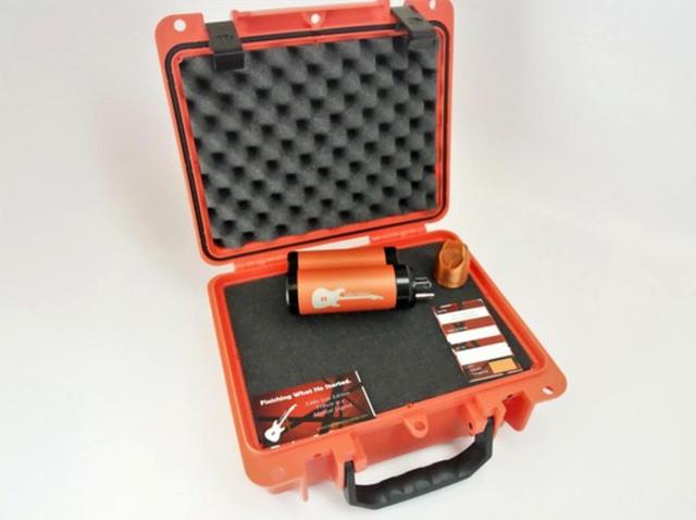 画像: High Fidelity Cablesのマグネチックウェイブガイドに、「Limited Edition MC-1 Eddie Edition Power Conditioner」が登場。ロックの天才にオマージュを捧げたデザインを纏う