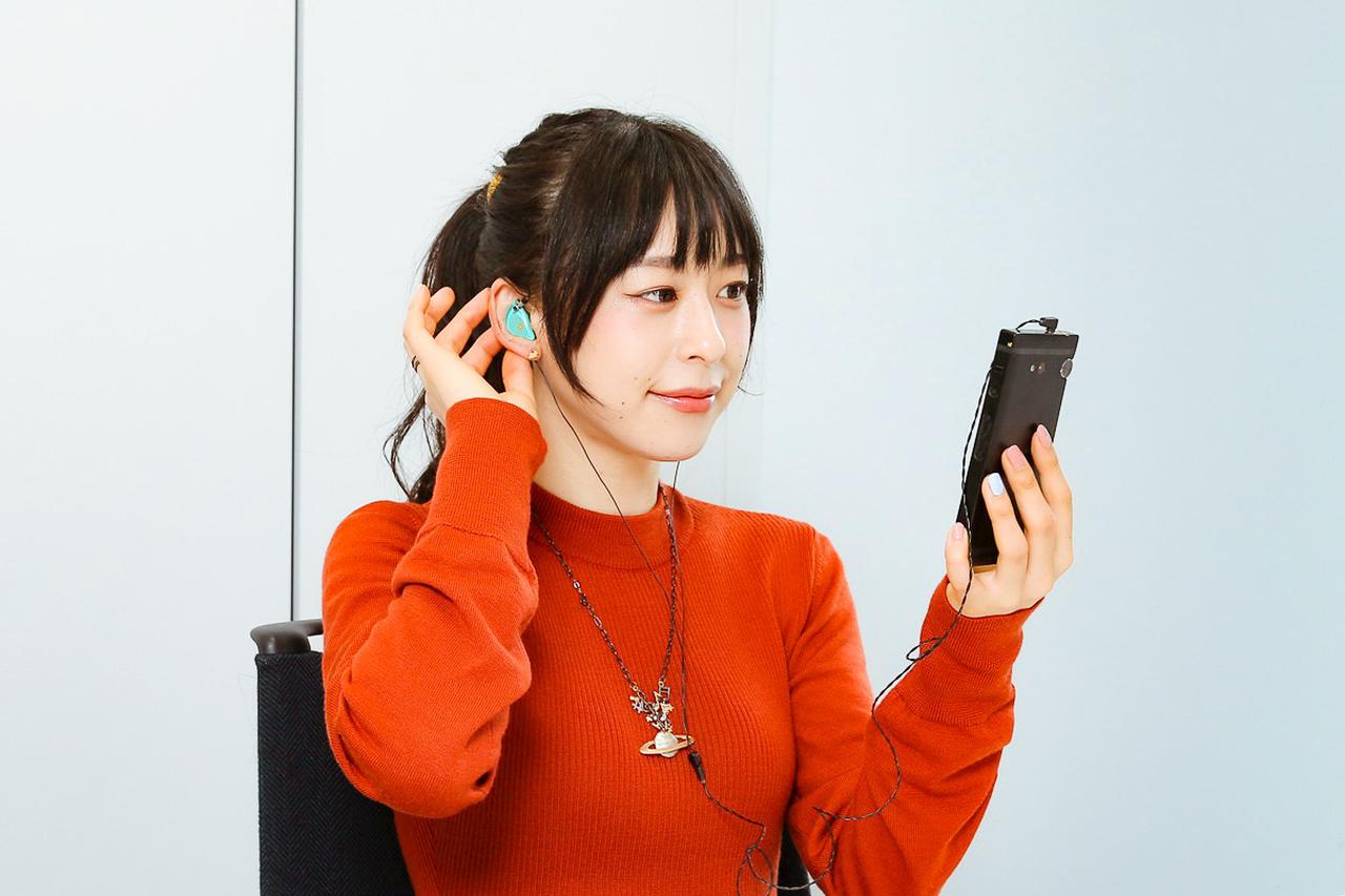 画像12: ぐーもる!人気アニメ「ごちうさ」マヤを演じた声優・徳井青空さんが、ごちうさ仕様のオンキヨーカスタムIEMを作成。 「ボーカルが浮き立って希望通りのサウンドが楽しめました。大満足です!」(徳井)