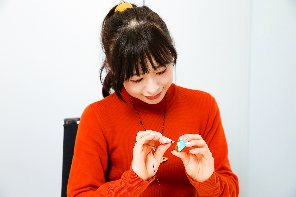 画像9: ぐーもる!人気アニメ「ごちうさ」マヤを演じた声優・徳井青空さんが、ごちうさ仕様のオンキヨーカスタムIEMを作成。 「ボーカルが浮き立って希望通りのサウンドが楽しめました。大満足です!」(徳井)