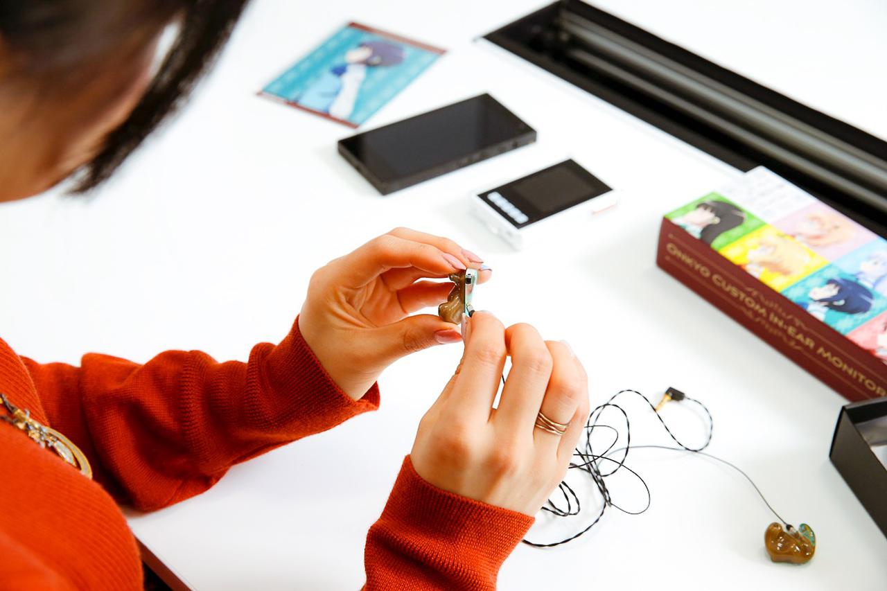 画像10: ぐーもる!人気アニメ「ごちうさ」マヤを演じた声優・徳井青空さんが、ごちうさ仕様のオンキヨーカスタムIEMを作成。 「ボーカルが浮き立って希望通りのサウンドが楽しめました。大満足です!」(徳井)