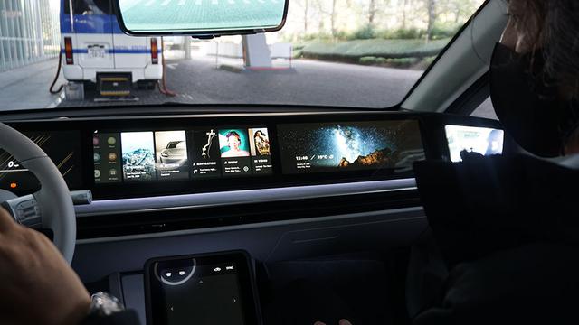 画像4: 【麻倉怜士のCES2021 レポート08】ソニーがEVを作るとこうなるのか! 走ることをエンタテインメントにした「VISION-S」試乗リポート
